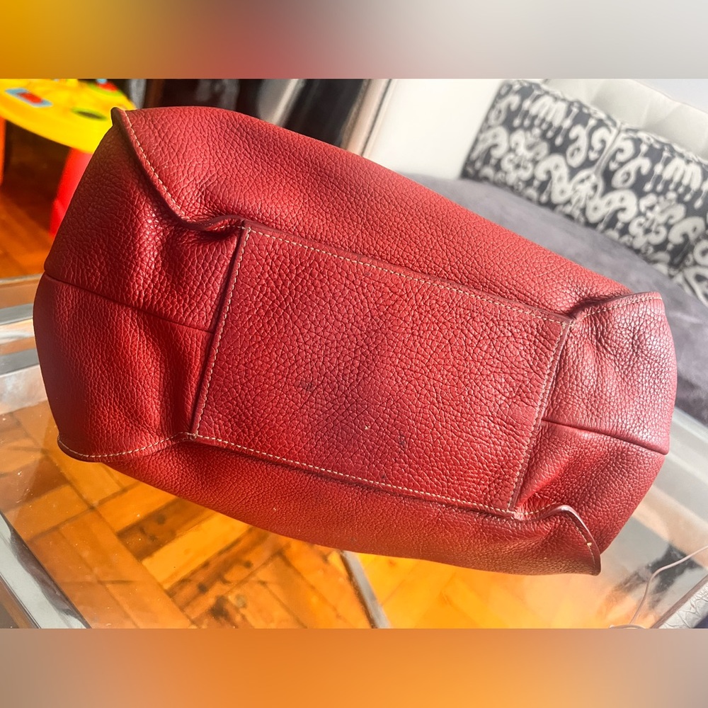 Vintage FURLA Red Pebble Leather. In great condition. Large with silver hardware - Picture 5 of 15